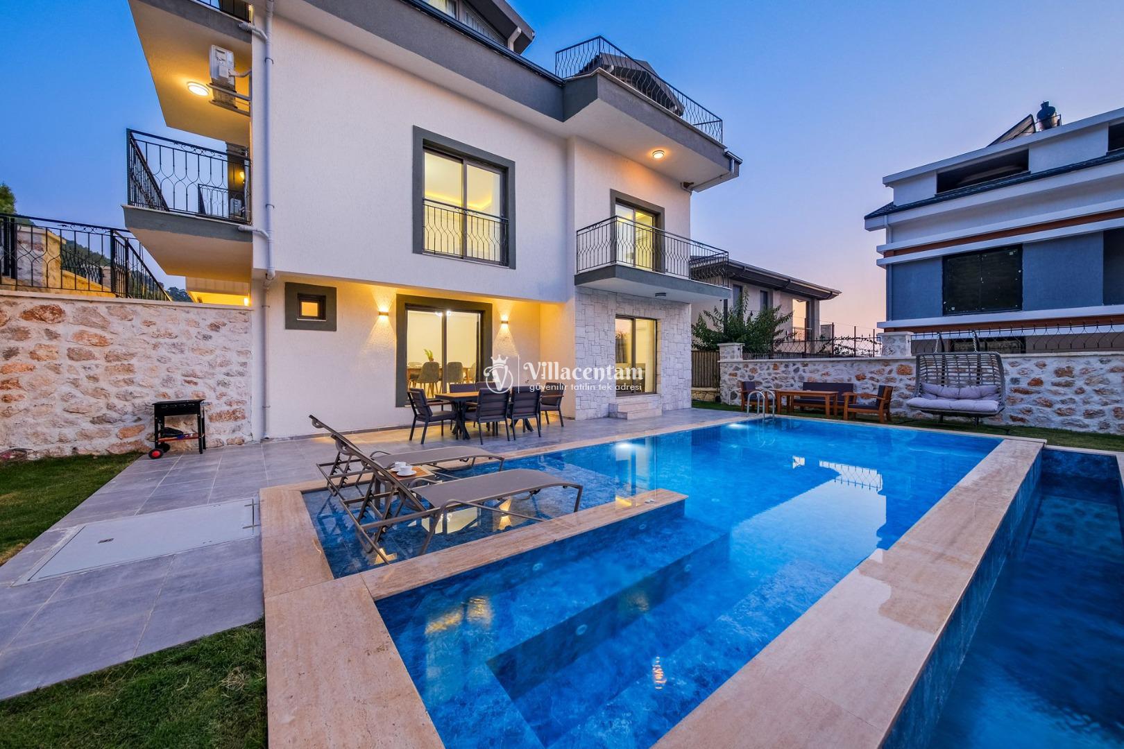 VİLLA FAMOSE 1 2