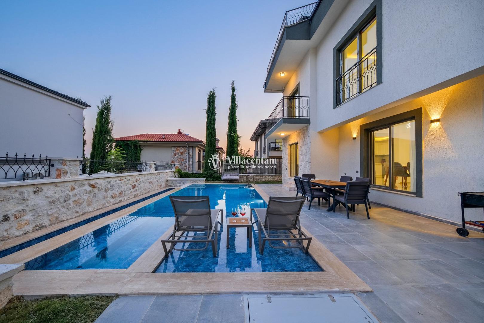 VİLLA FAMOSE 2 2