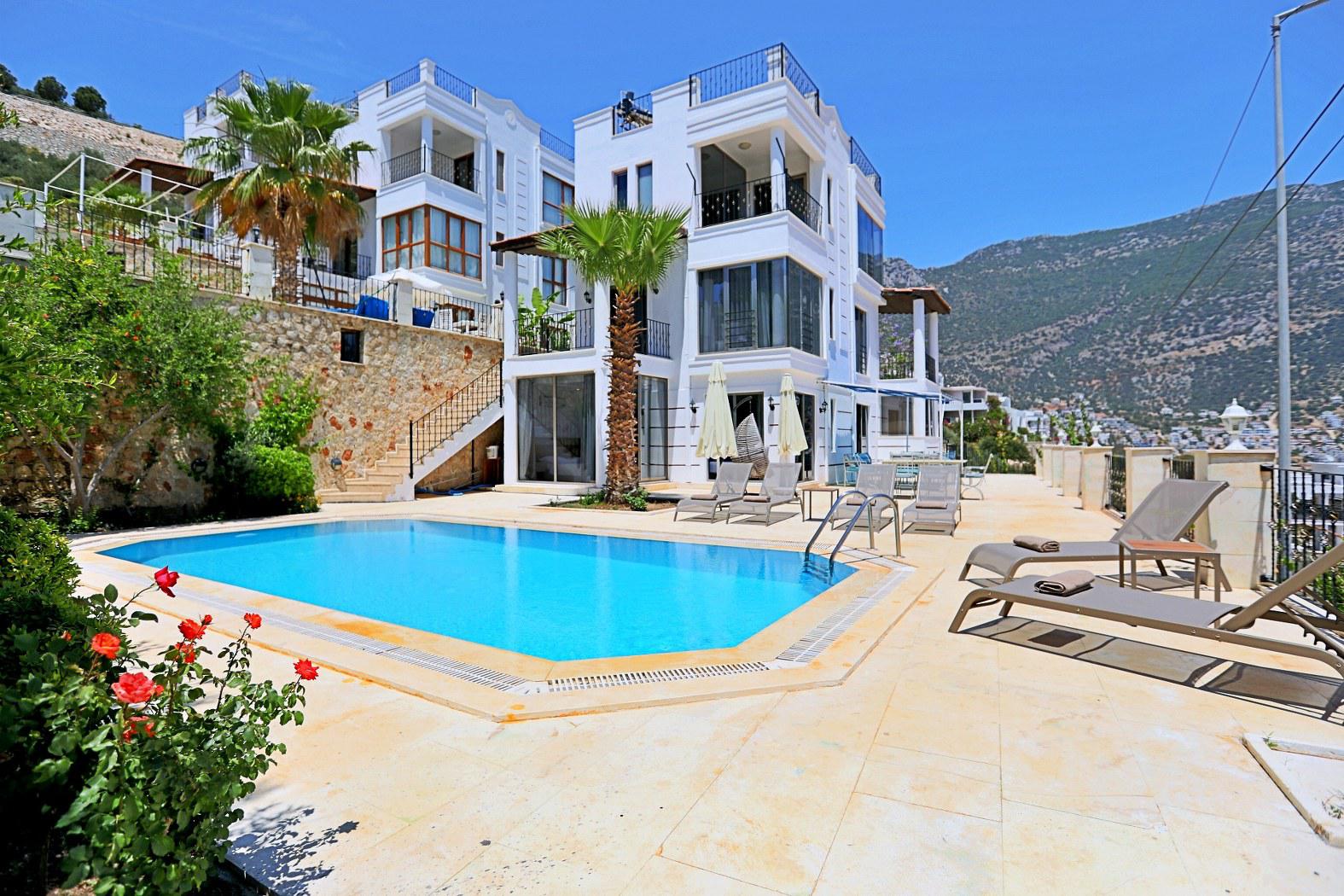 Villa Asya 1 - Deniz Manzaralı ve Şömineli Villa Kiralama|