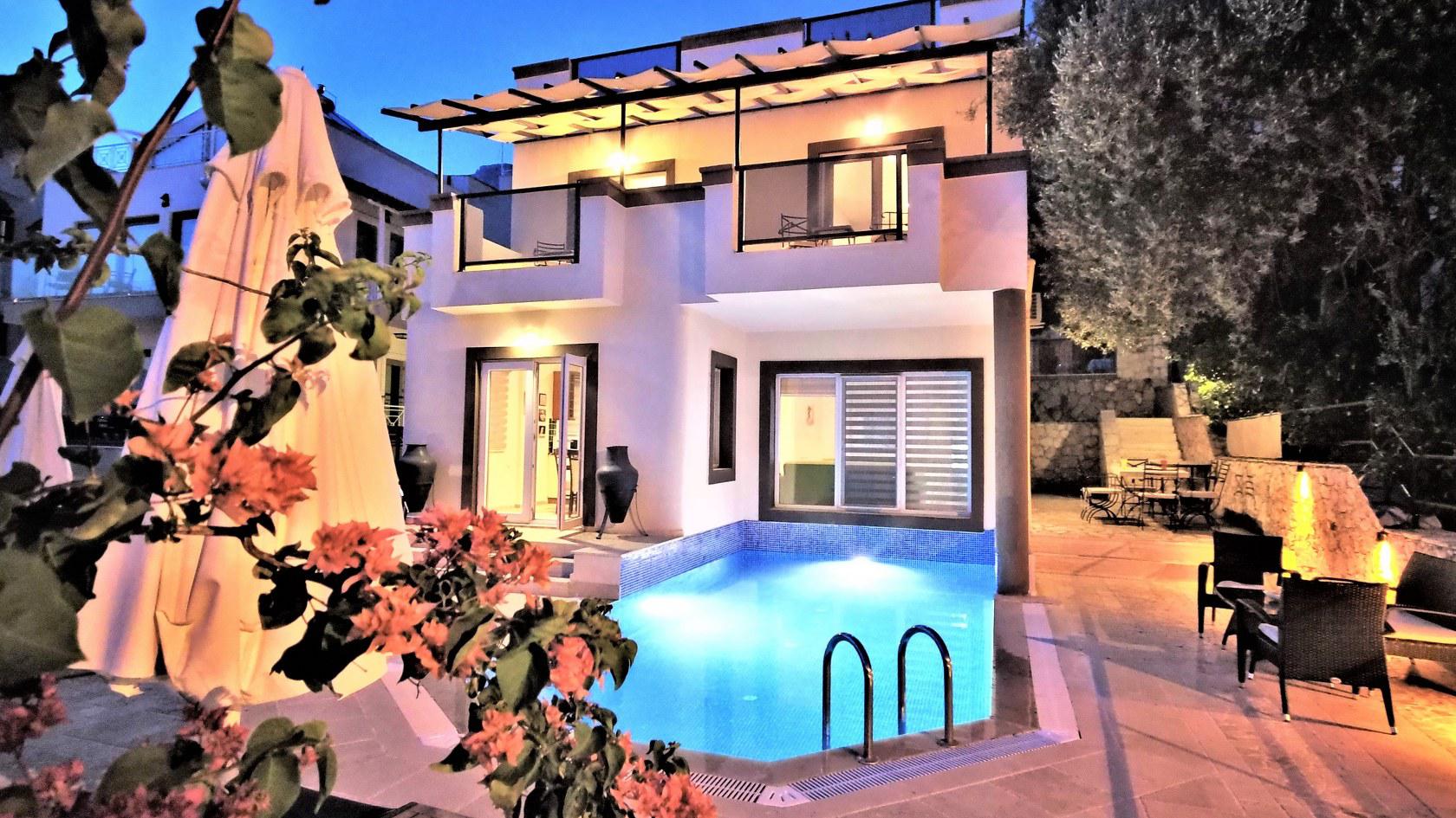 Villa Kaju - Deniz Manzaralı & Denize Yakın Villa Kiralama