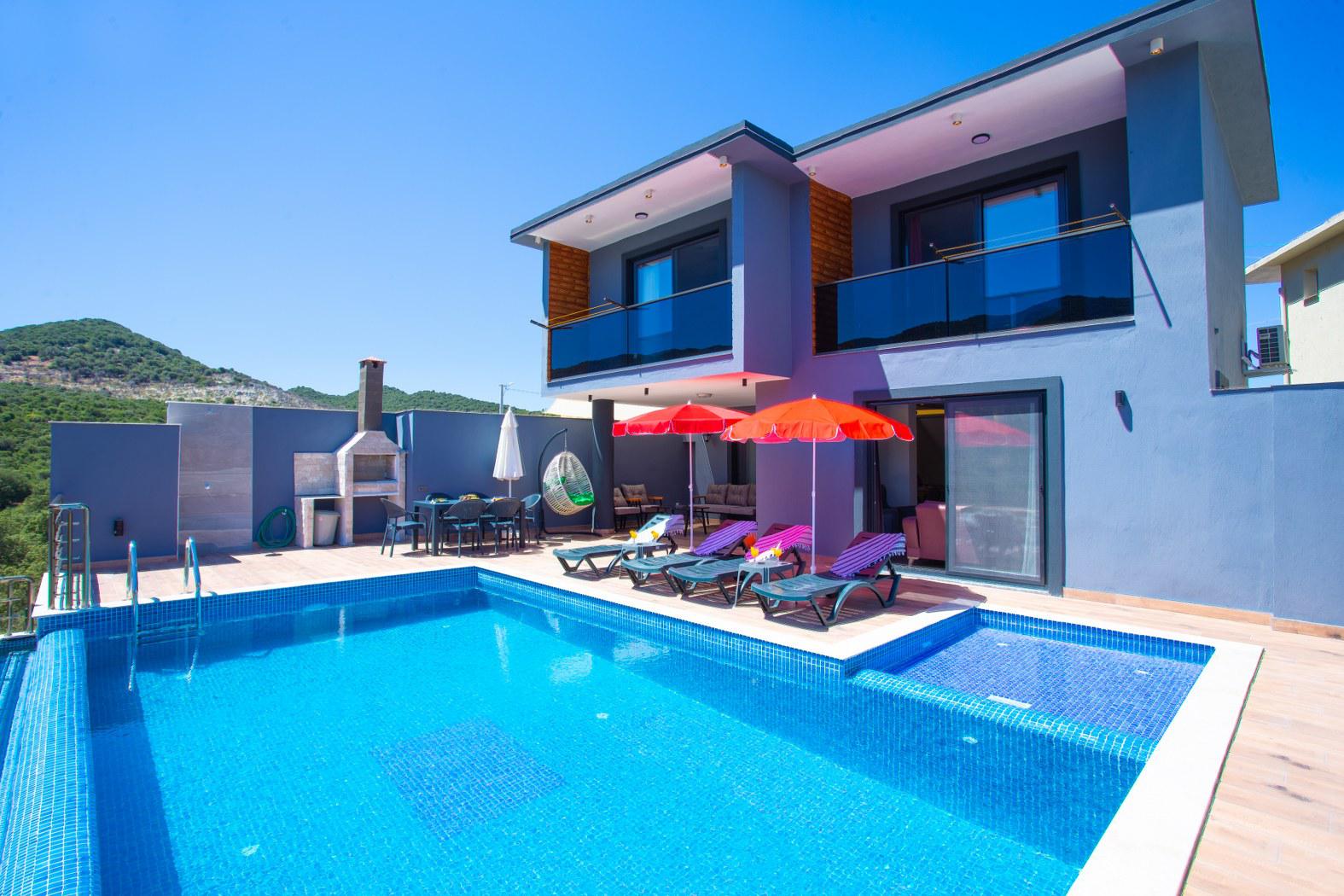 Villa Şimşek 2 - Jakuzili & Geniş Havuzlu Kiralık Villa