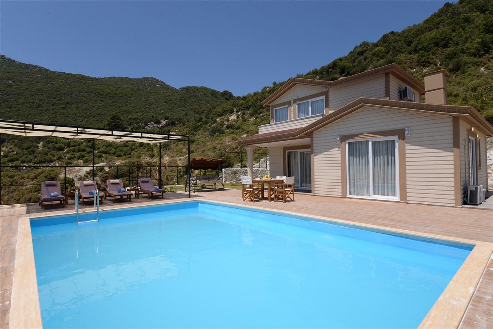 Villa Medis 1 - Geniş Havuz & Doğa Manzaralı Kiralık Villa