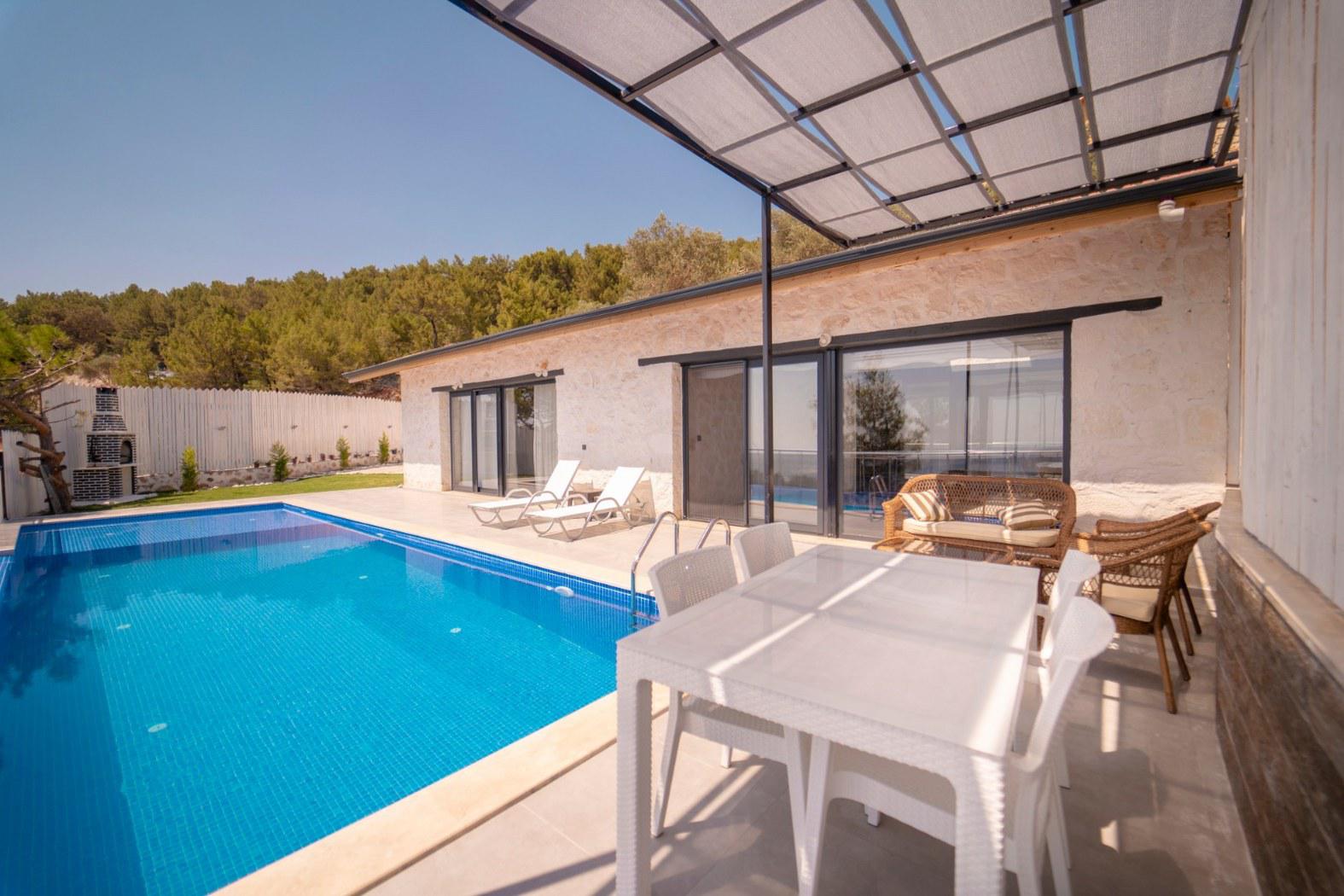 Villa Savaş - Kapalı Havuz & Jakuzili Kiralık Villa