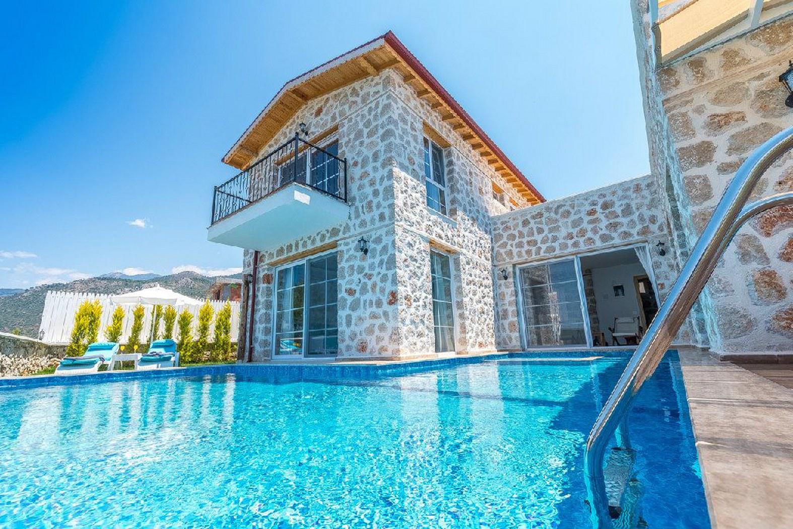 Villa Emir Uno - Jakuzili & Geniş Havuzlu Villa Kiralama