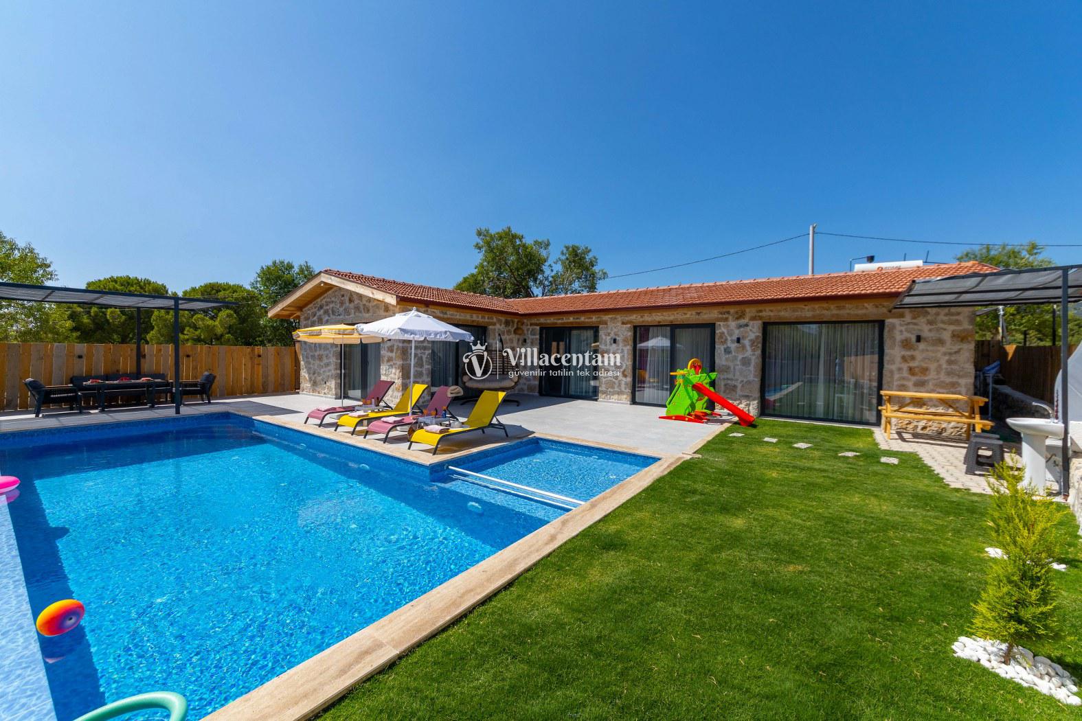 Villa Desiderio - Jakuzili ve Korunaklı Kiralık Villa