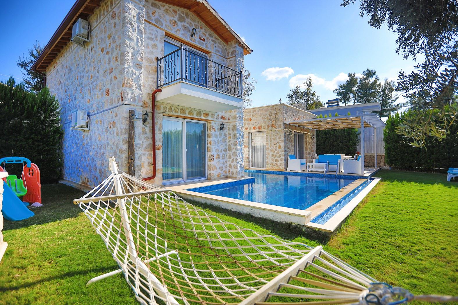 Villa Emir Duo - Jakuzili ve Korunaklı Kiralık Villa |