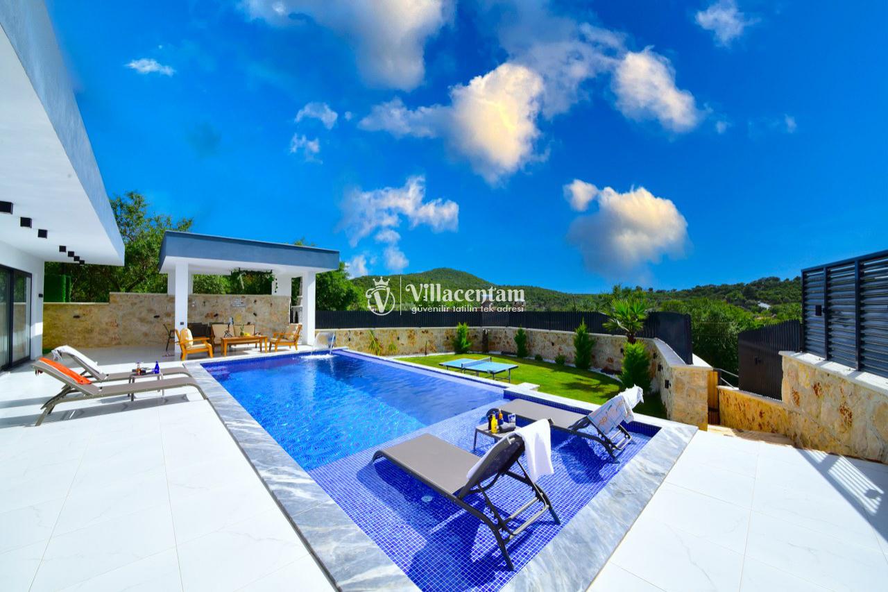 VİLLA İSLAND GİRL 2