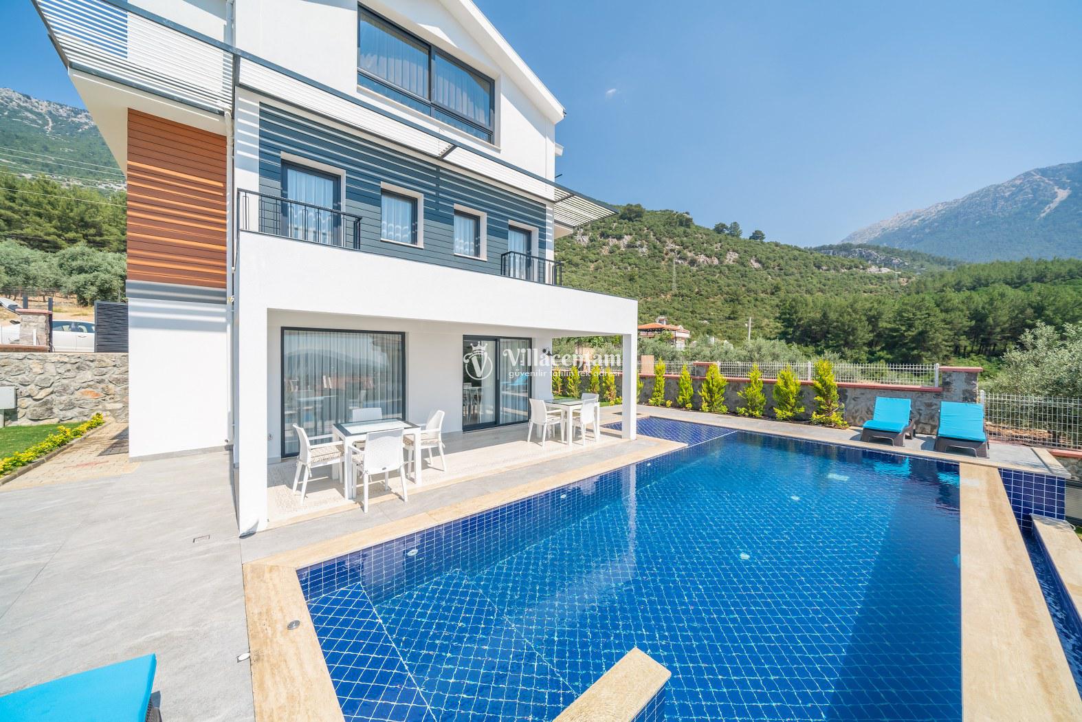 VİLLA TOMURCUK 5