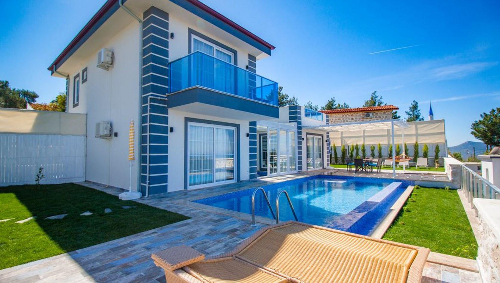 Villa Parlak - Kapalı Isıtmalı Havuzlu & 6 Kişilik Kiralık Villa