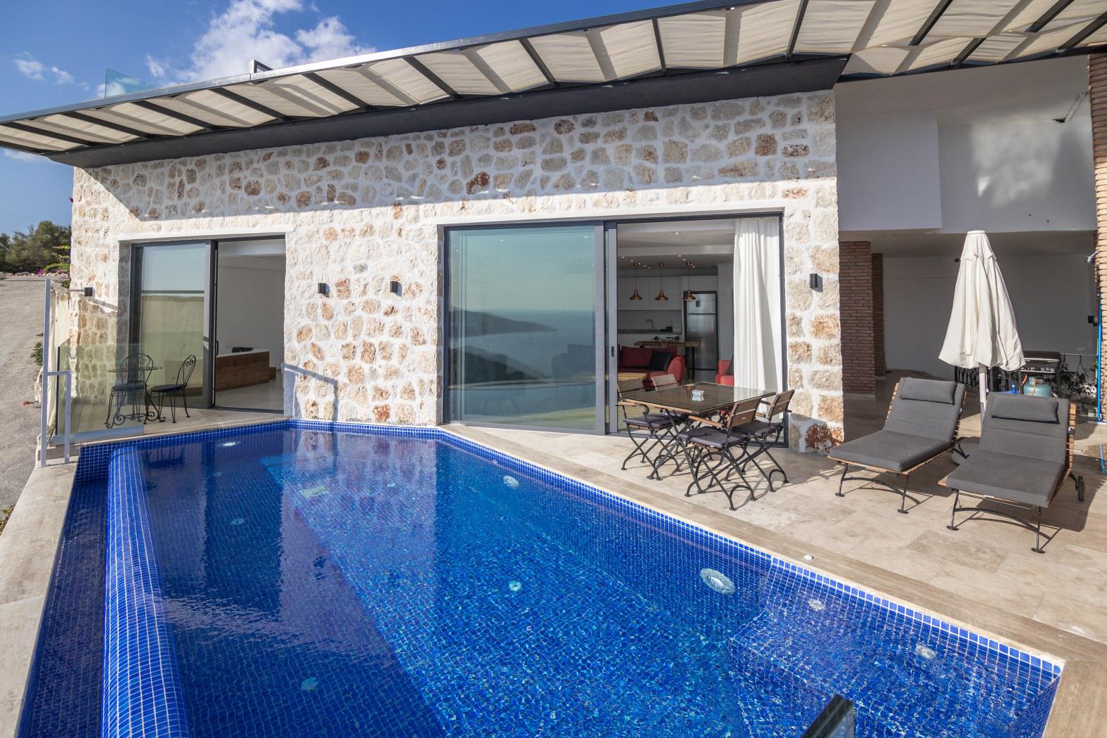 Villa Arma - Sinema Odalı, Hamamlı Kiralık Villa |