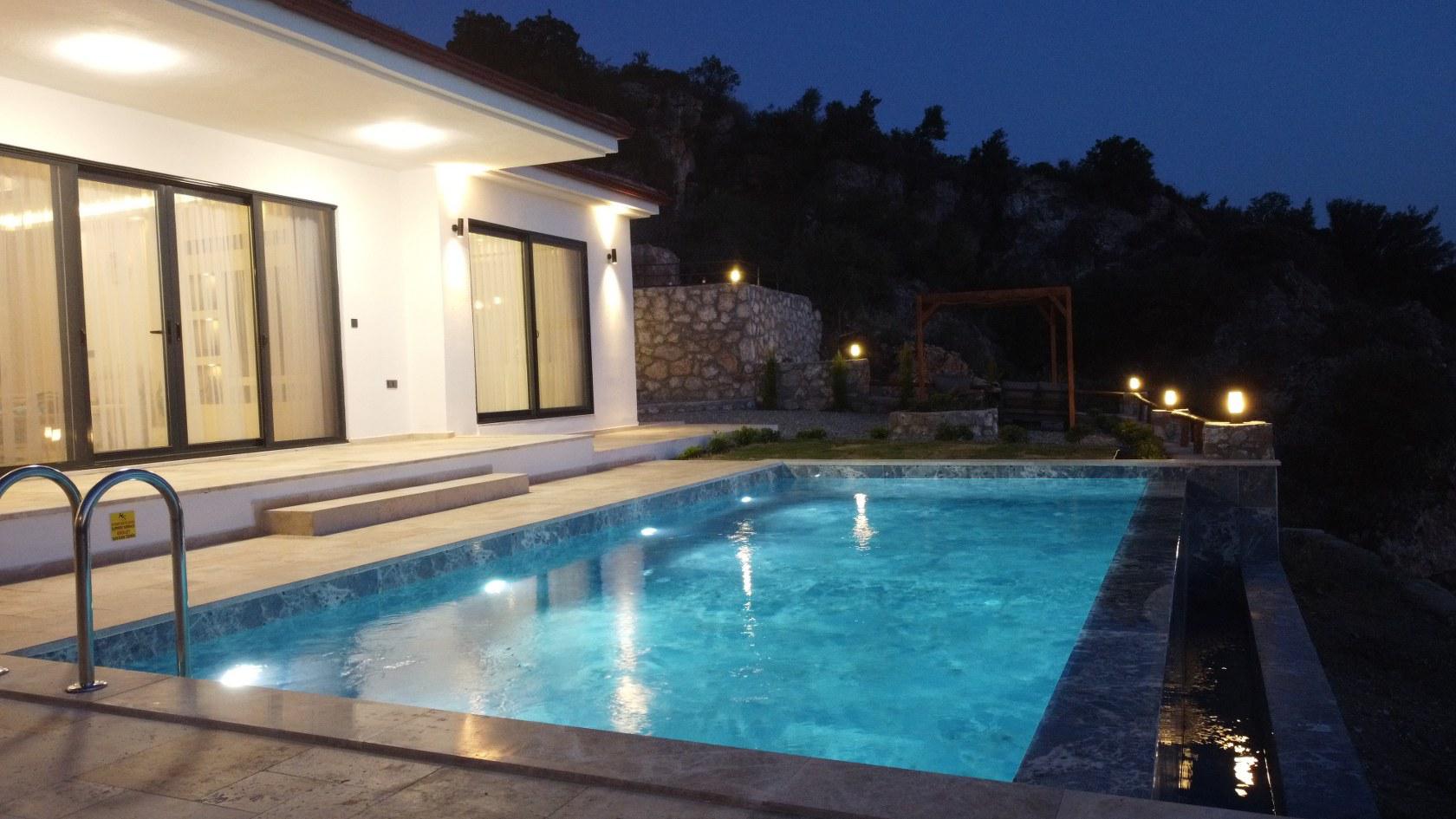 Villa Melodi Duo - Deniz Manzaralı, Korunaklı Kiralık Villa