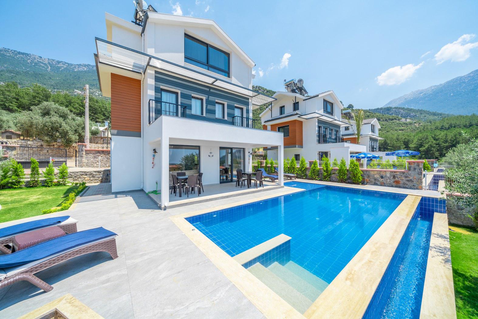 VİLLA SERGÜL - Muhafazakar, Isıtmalı Havuzlu, Jakuzili Kiralık Villa