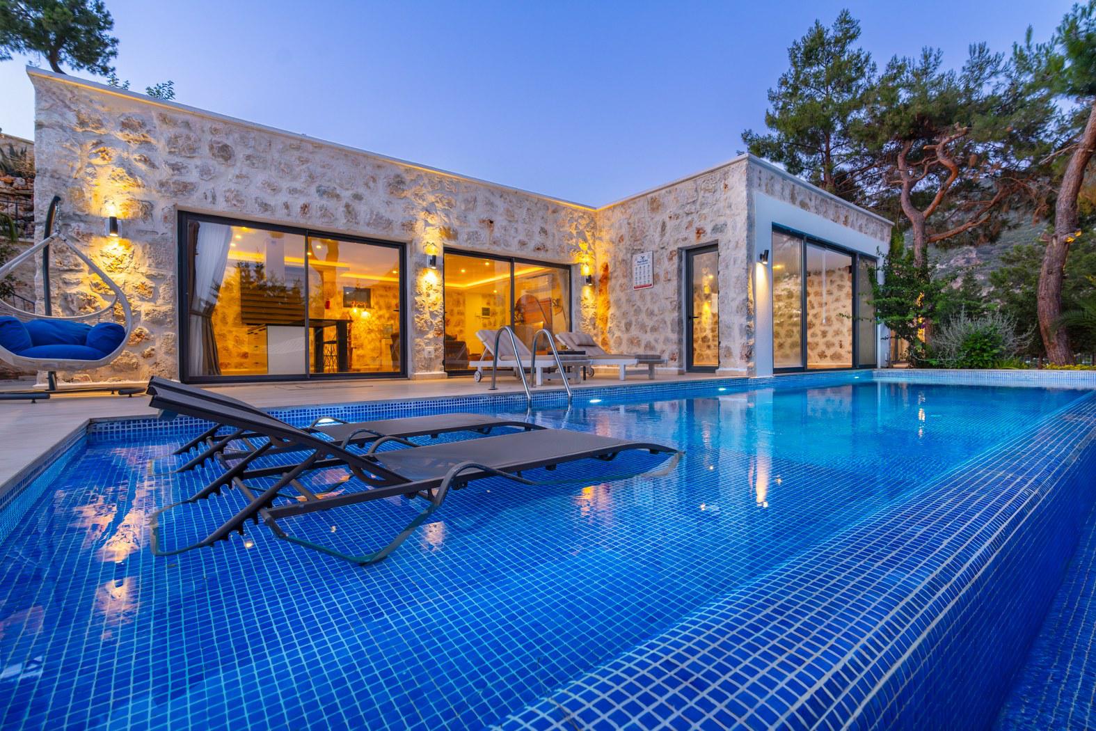 Villa Narin 1 - Korunaklı Havuz Alanlı Villa Kiralama