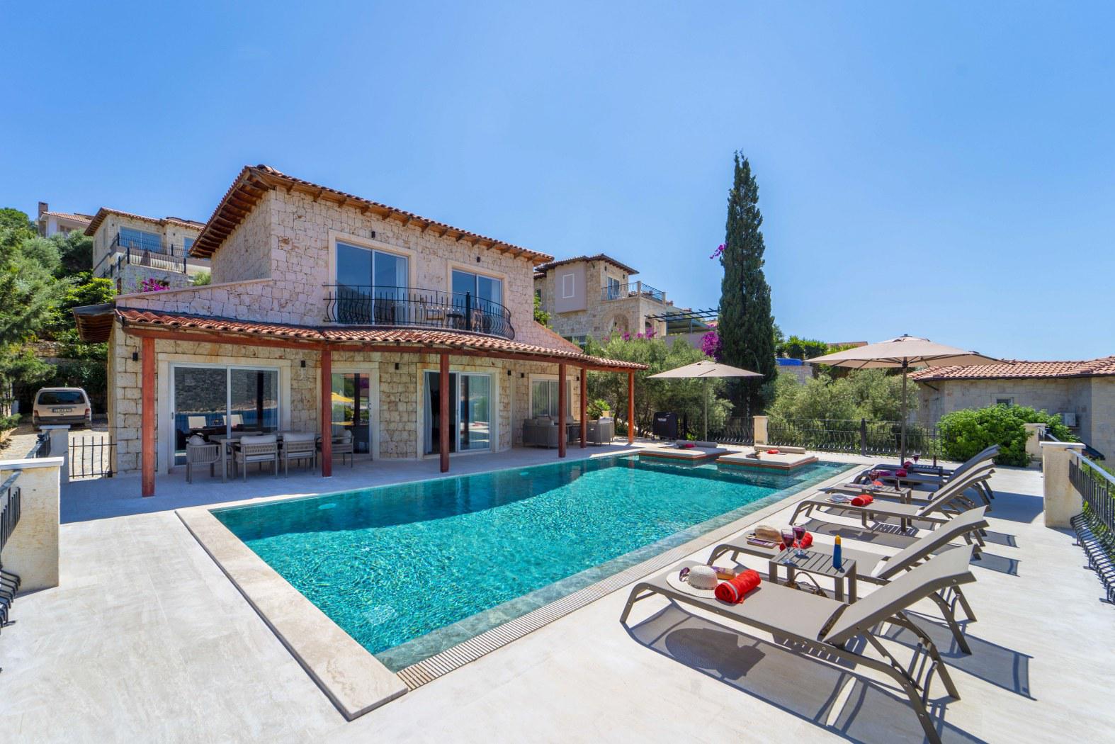 Villa Ada Uno Deniz Manzaralı Tatil Villası | Villacentam 