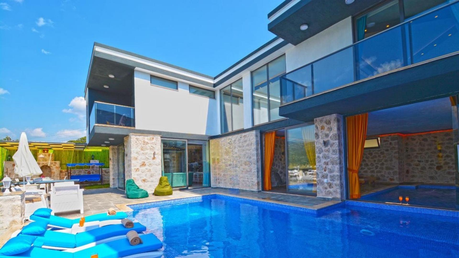 Villa Alyans | Kalkan Sarıbelen’de Kapalı Havuzlu Muhafazakar Villa