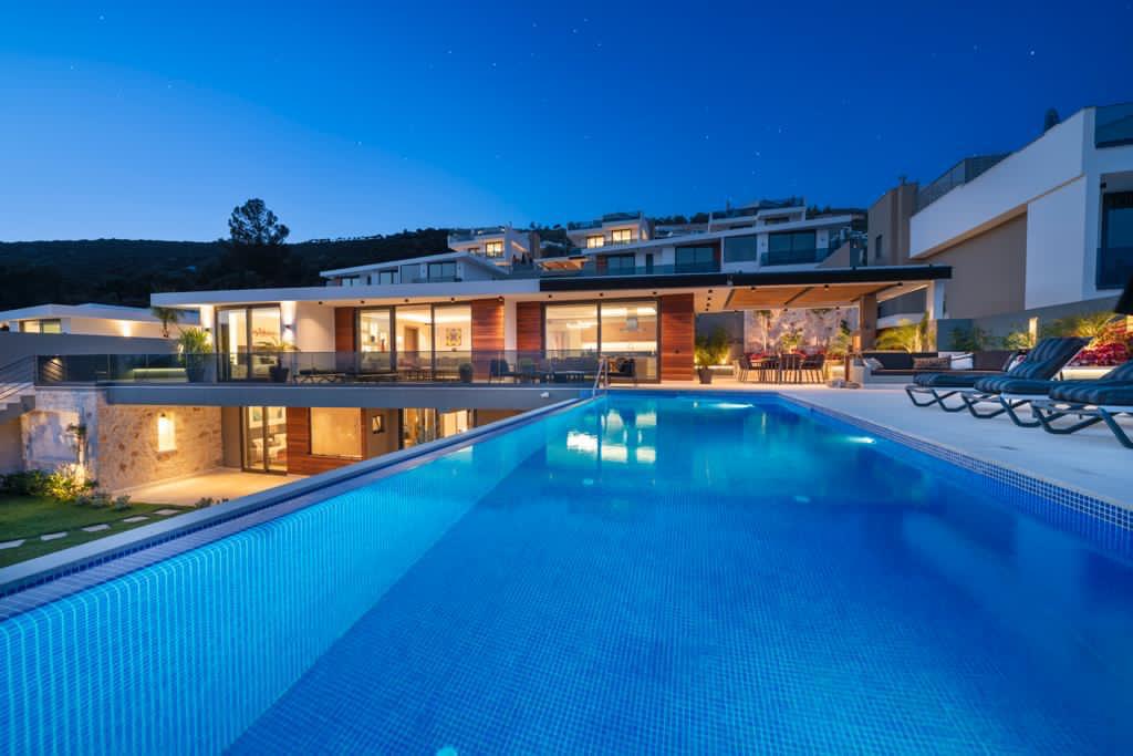 Villa Ayşe - Isıtmalı Havuzlu ve Deniz Manzaralı Villa Kiralama