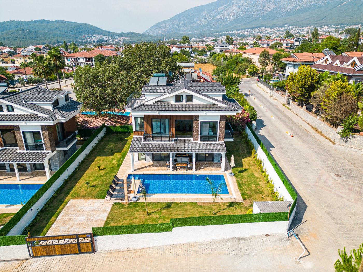 Villa Capella Sirius - Denize Yakın, Geniş Bahçeli Villa for Rent |