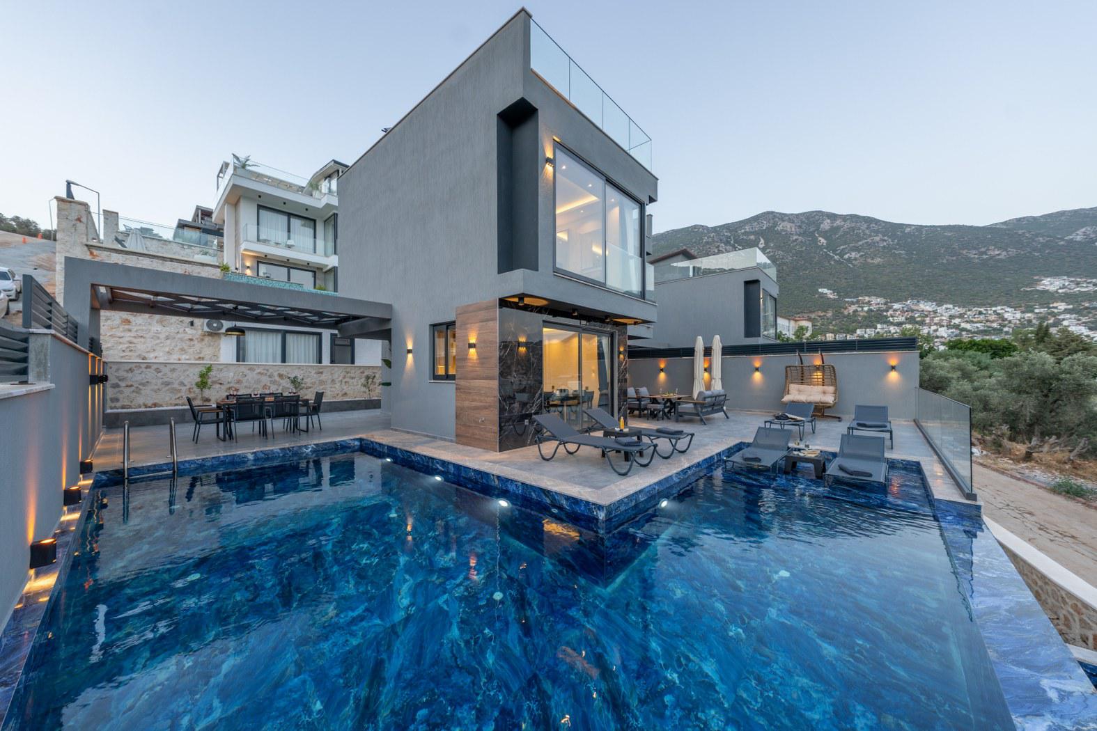 Villa Cihan | Kalkan Ortaalan’da Deniz Manzaralı Lüks Villa