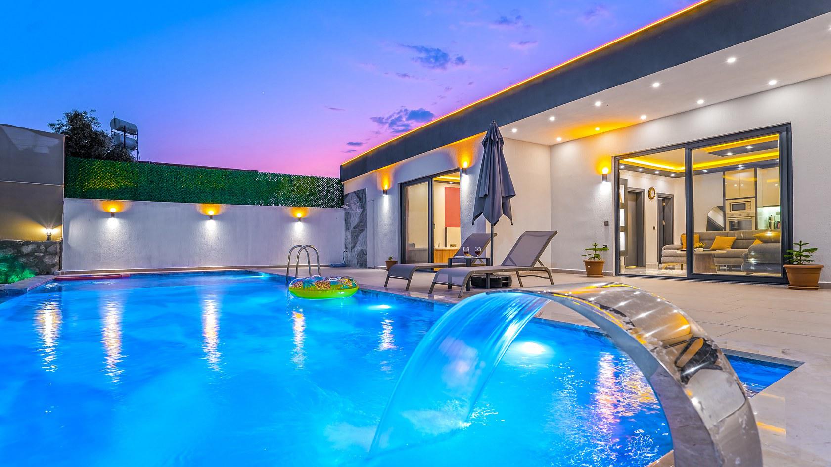 Villa Ertuğrul | Kalkan Isıtmalı Havuzlu Balayı Villası