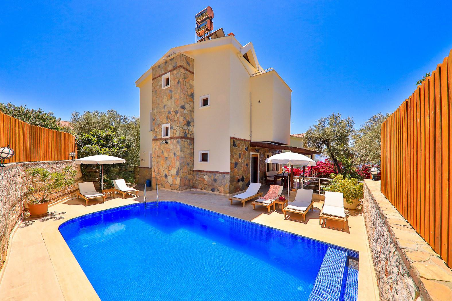 Villa Esin Gökseki - Kiralık Tatil Villası | Villacentam