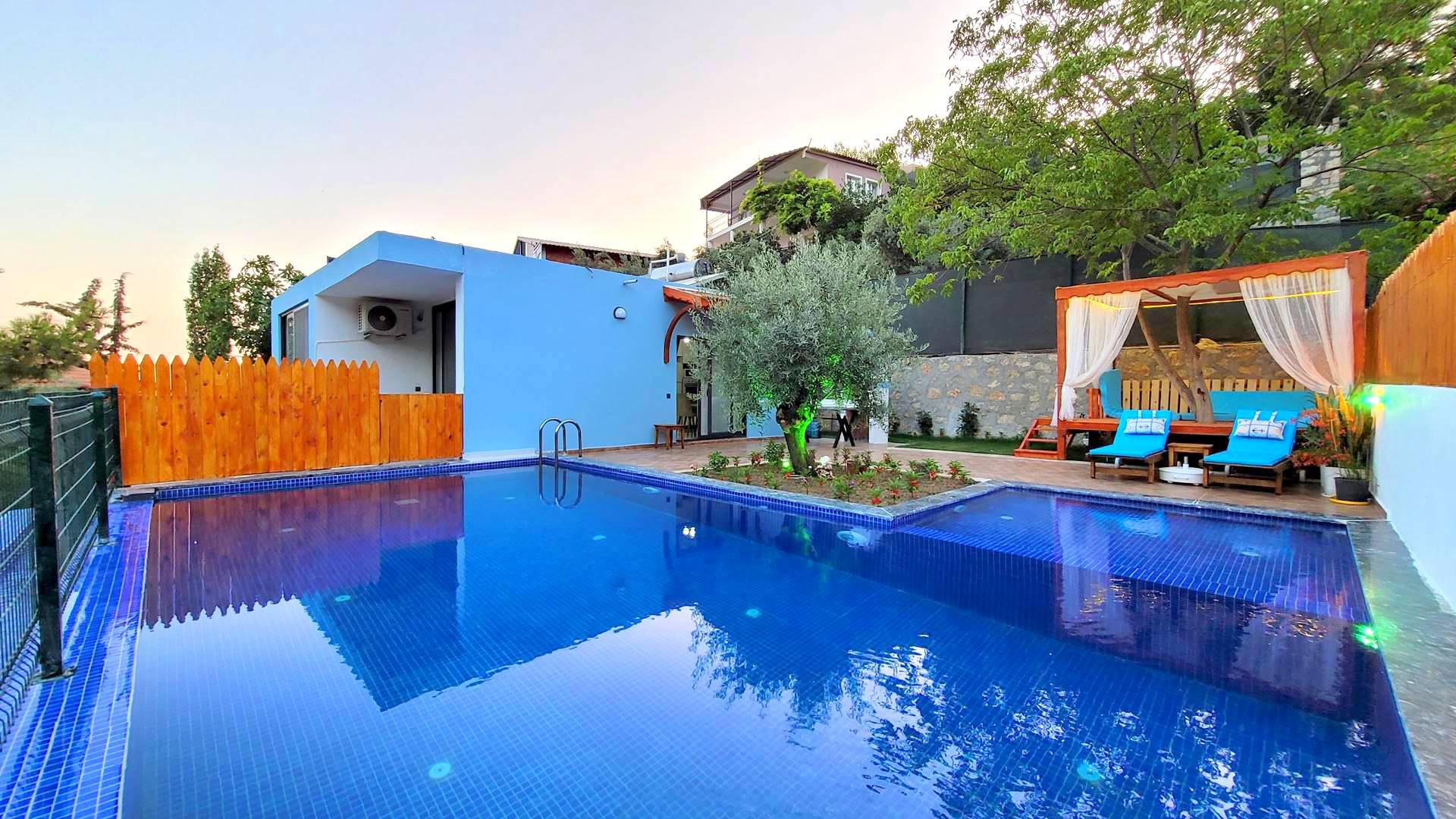 Villa Rayna-- Kiralık Tatil Villası | Villacentam