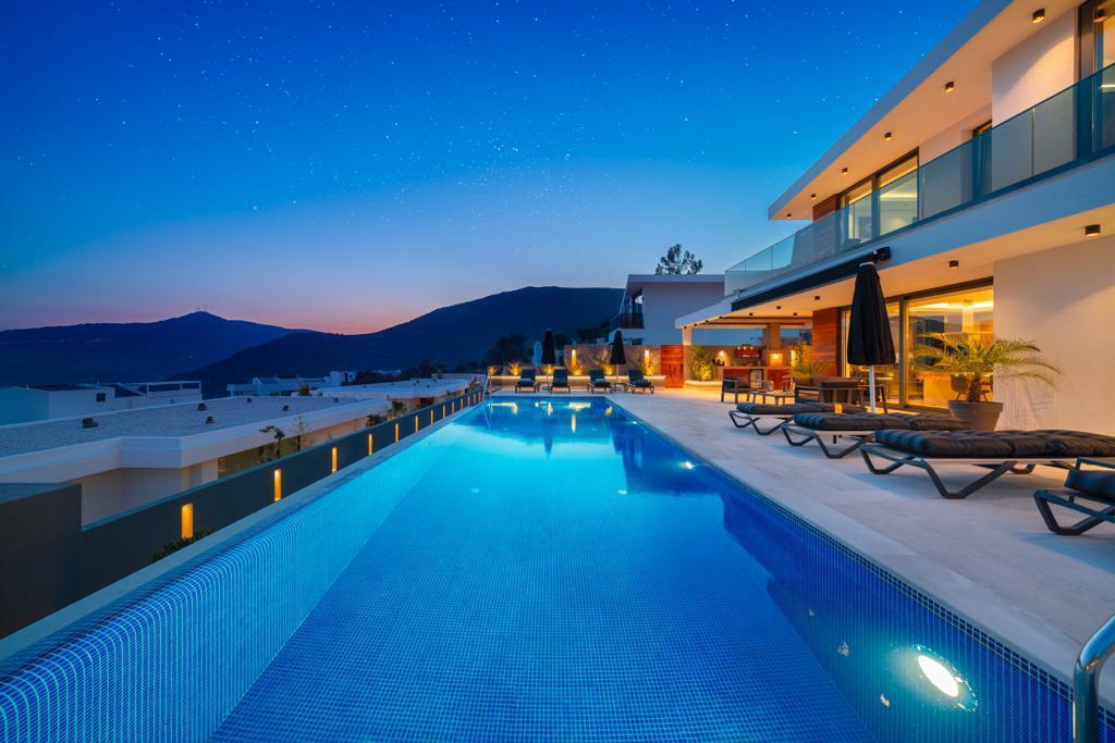 Villa Recep -  Isıtmalı Havuzlu & Çift Jakuzili Kiralık Villa