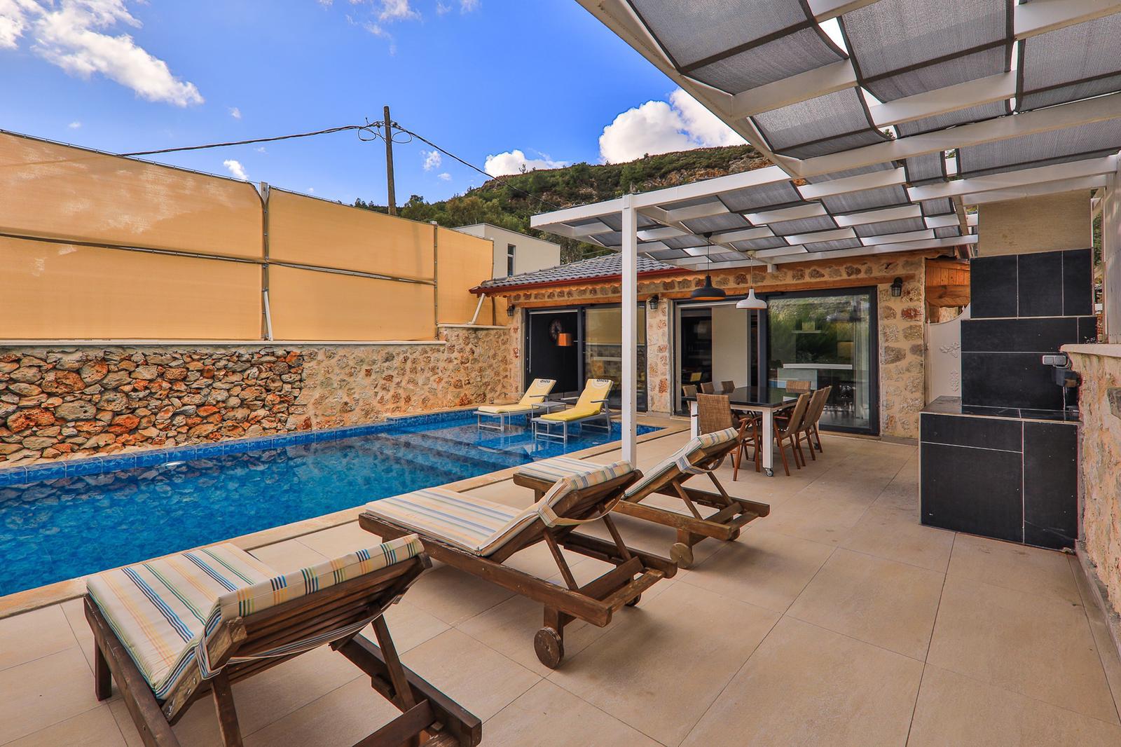 Villa Redro - Isıtmalı Havuzlu ve Saunalı Villa Kiralama |