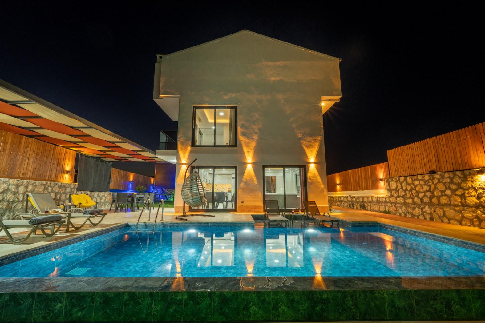 VİLLA ŞİRİNLER 1 - Muhafazakar, Jakuzili Kiralık Villa