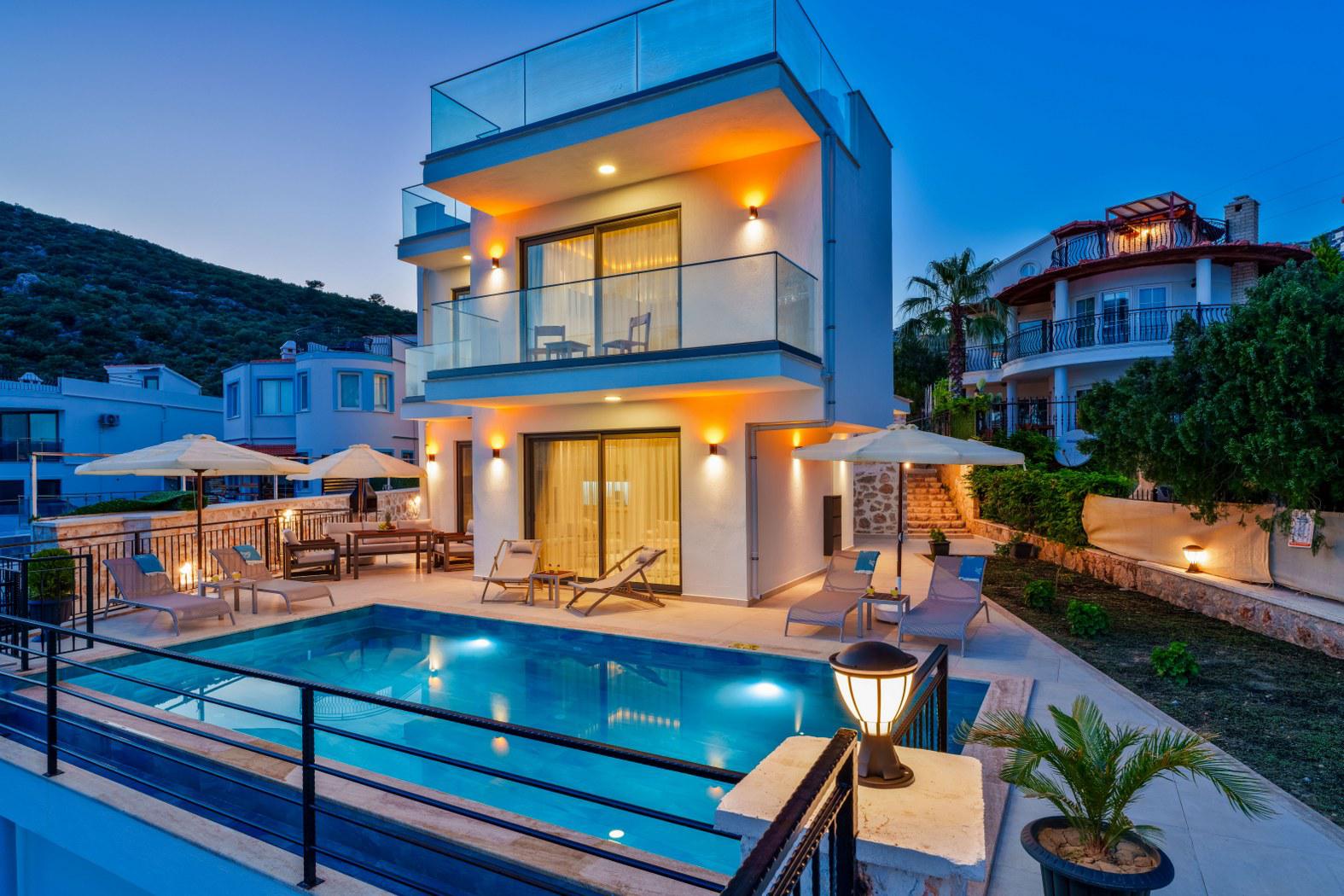 VİLLA LAREN DUO - Deniz Manzaralı Villa Kiralama
