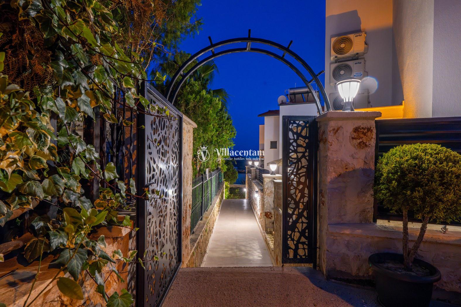 VİLLA LAREN  4