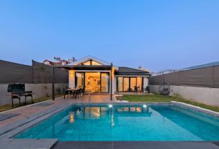 VİLLA AREL HOUSE- Kiralık Tatil Villası | Villacentam 