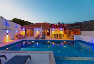 Villa Adalya İkizce - Kiralık Tatil Villası | Villacentam 