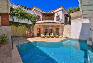 Villa Karsak - Kiralık Tatil Villası | Villacentam