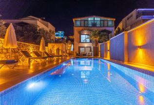 Villa Alen - Deniz Manzaralı Kiralık Villa