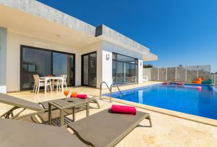 Villa Nur - Kiralık Tatil Villası | Villacentam