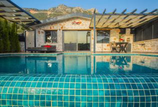Villa Nivara - Korunaklı Havuz Alanlı Villa Kiralama
