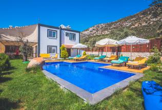 Villa Lyon - Kiralık Tatil Villası | Villacentam