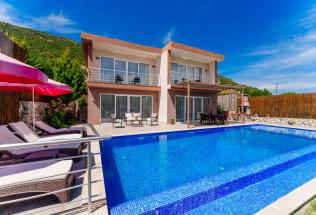 Villa Adelya - Kiralık Tatil Villası | Villacentam