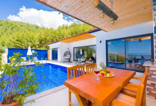 Villa İlkan Üzümlü - Kiralık Tatil Villası | Villacentam 