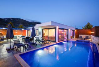 Villa Gümüş Sarıbelen- Kiralık Tatil Villası | Villacentam 