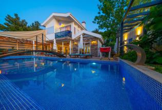 Villa Astella- Kiralık Tatil Villası | Villacentam