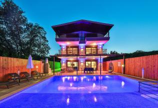 Villa Ağaç - Kiralık Tatil Villası | Villacentam 