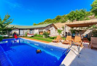 Villa Akbaş - Kiralık Tatil Villası | Villacentam