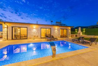 Villa Yambol - Korunaklı Havuz Alanlı Villa Kiralama