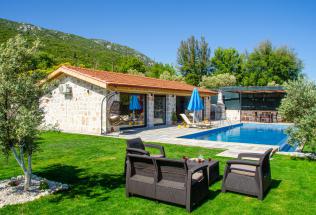 Villa Nefis - Kiralık Tatil Villası | Villacentam 