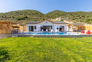 Villa Buğlem Sarıbelen - Kiralık Tatil Villası | Villacentam 