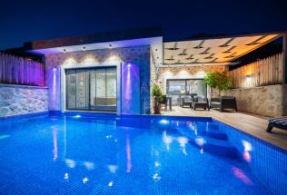 Villa Ege Kördere - Kapalı Havuzlu Kiralık Villa