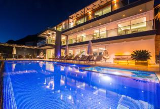 Villa Montana - Kiralık Tatil Villası | Villacentam 