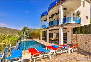 Villa Defne Sarıbelen | Doğa İçinde Muhafazakar Villa