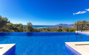 Deniz Manzaralı Kiralık Villalar: En İyi Tatil Evleri 2026 | Villacentam